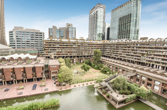 Barbican Living Apartment In Andrewes House On The Barbican Estate   An2 1 