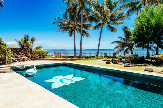 1950s A-frame beach house in Honolulu, Hawaii, USA - WowHaus