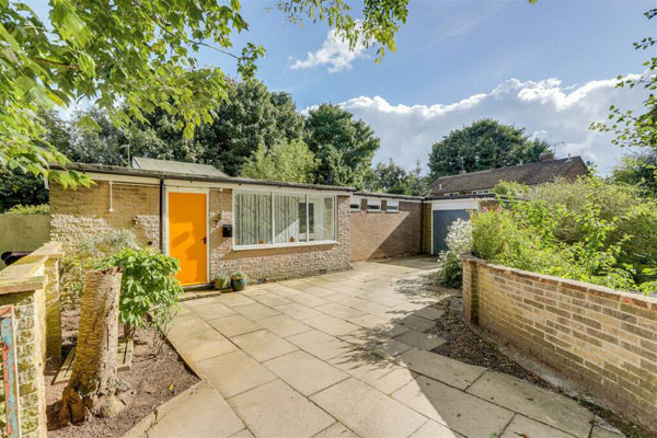 1960s modern house in Mapperley Park, Nottingham - WowHaus